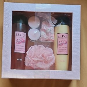 Luxe Pink and Cream Bath Collection